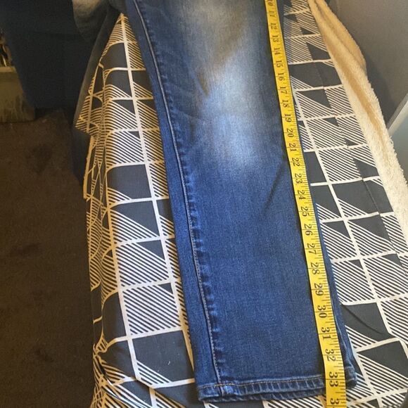 American Eagle Outfitters button fly Boy Crop Stretch Jeans, size 8 - Picture 5 of 5